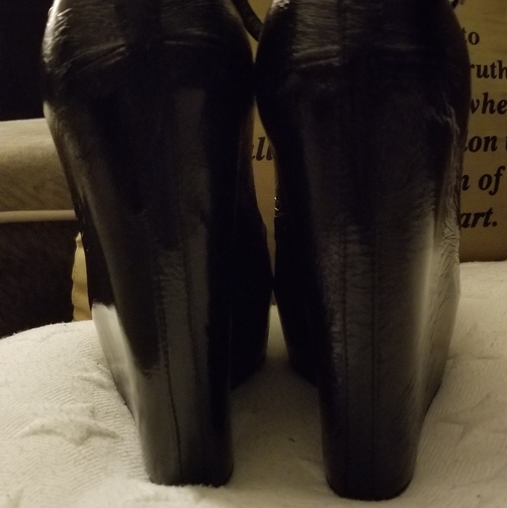 **SOLD**Theysken's Theory 🖤 - Picture 3 of 5